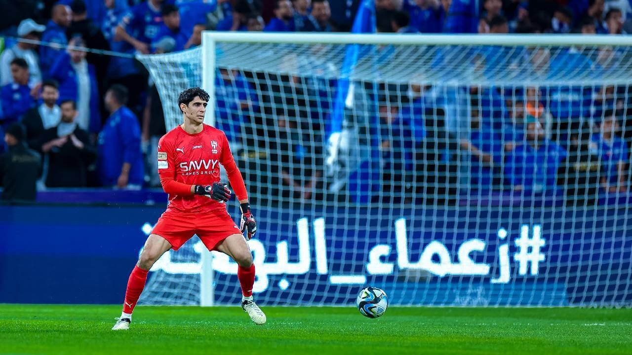 بونو يقود فريقه الهلال للفوز على ضيفه الحزم