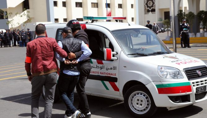 توقيف خمسة أشخاص للاشتباه في تورطهم في قضية تتعلق بالضرب والجرح باستعمال السلاح الأبيض