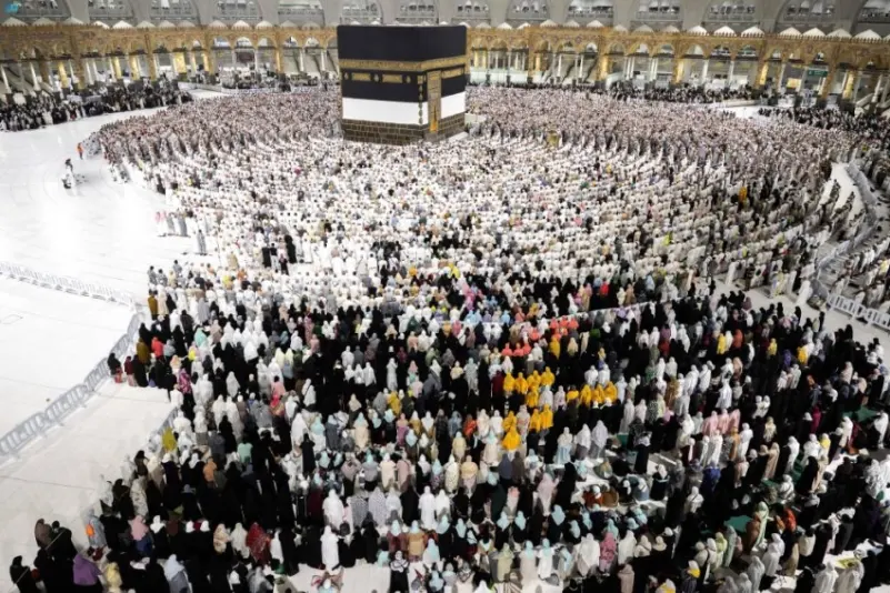 الحجاج يتسعدون لأداء طواف الوداع