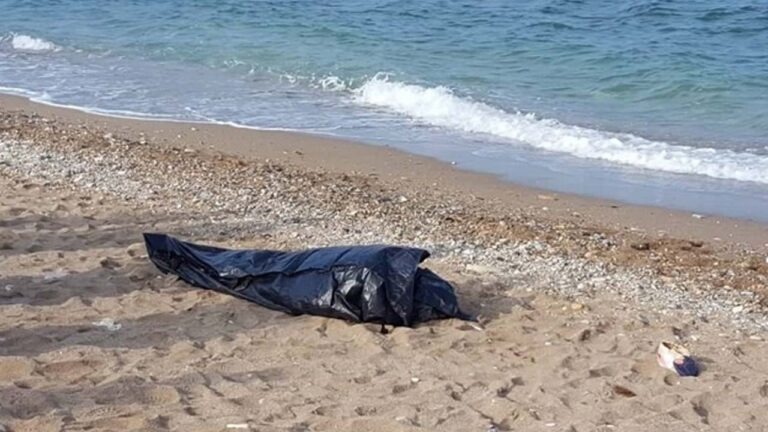 شاطئ رأس الماء يلفظ جثة شخص في مرحلة متقدّمة من التحلل