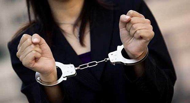 توقيف سيدة لاشتباه تورطها في قضية تتعلق باختطاف واحتجاز طفل قاصر واستغلاله في التسول