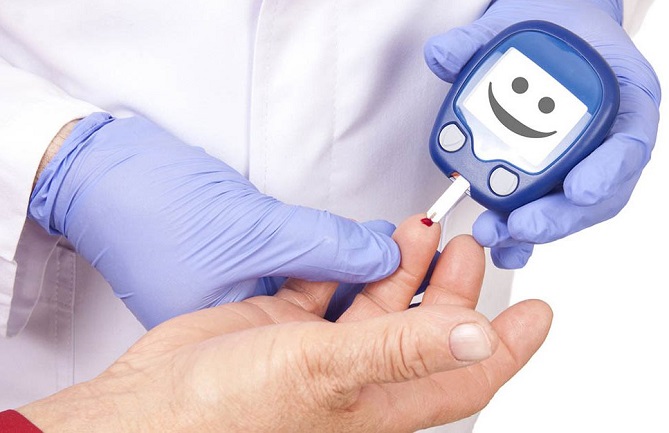 العرائش حملة طبية متعددة التخصصات لفائدة قدماء المقاومين و أفراد عائلاتهم