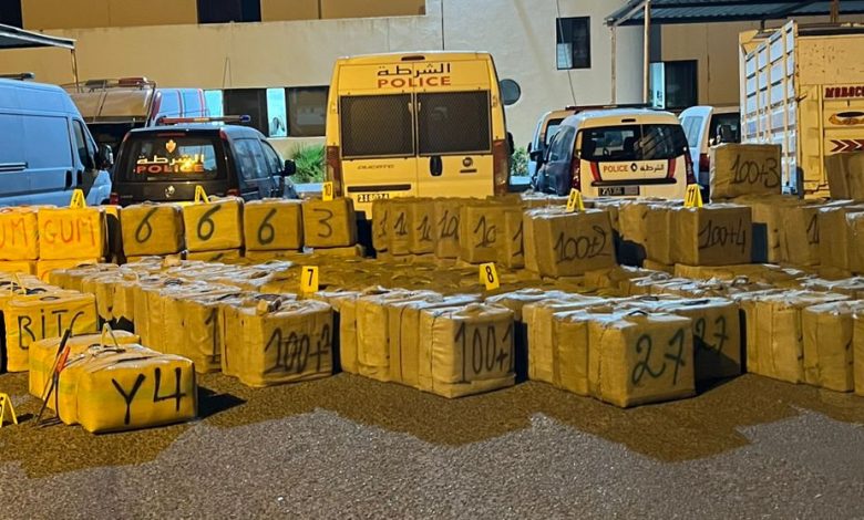 إجهاض عملية للتهريب الدولي لشحنة من المخدرات تزن ثمانية أطنان و112 كيلوغراما من مخدر الشيرا