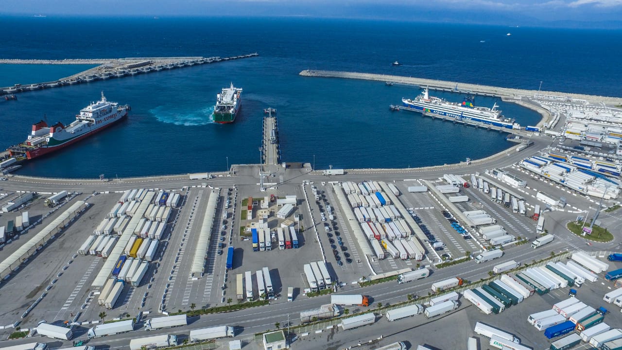 الوكالة الخاصة – طنجة المتوسط توقغع اتفاقية شراكة لتطوير محطة حاويات جديدة في منطقة الناظور غرب المتوسط