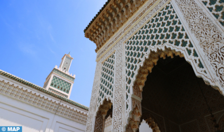  تخليذ الذكرى الـ60 لبناء المسجد الكبير بدكار الذي يقع في قلب العاصمة السنغالية