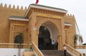 إدانة ثلاثة أشخاص متهمين بارتكاب جريمة قتل بواسطة سلاح أبيض في حق شاب بحي المطار
