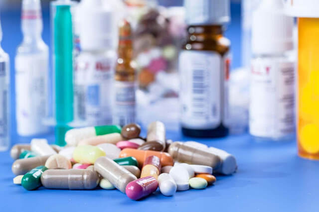 صيدليات “رقمية” تهدد صحة المواطنين وسط مطالب بتشديد الرقابة