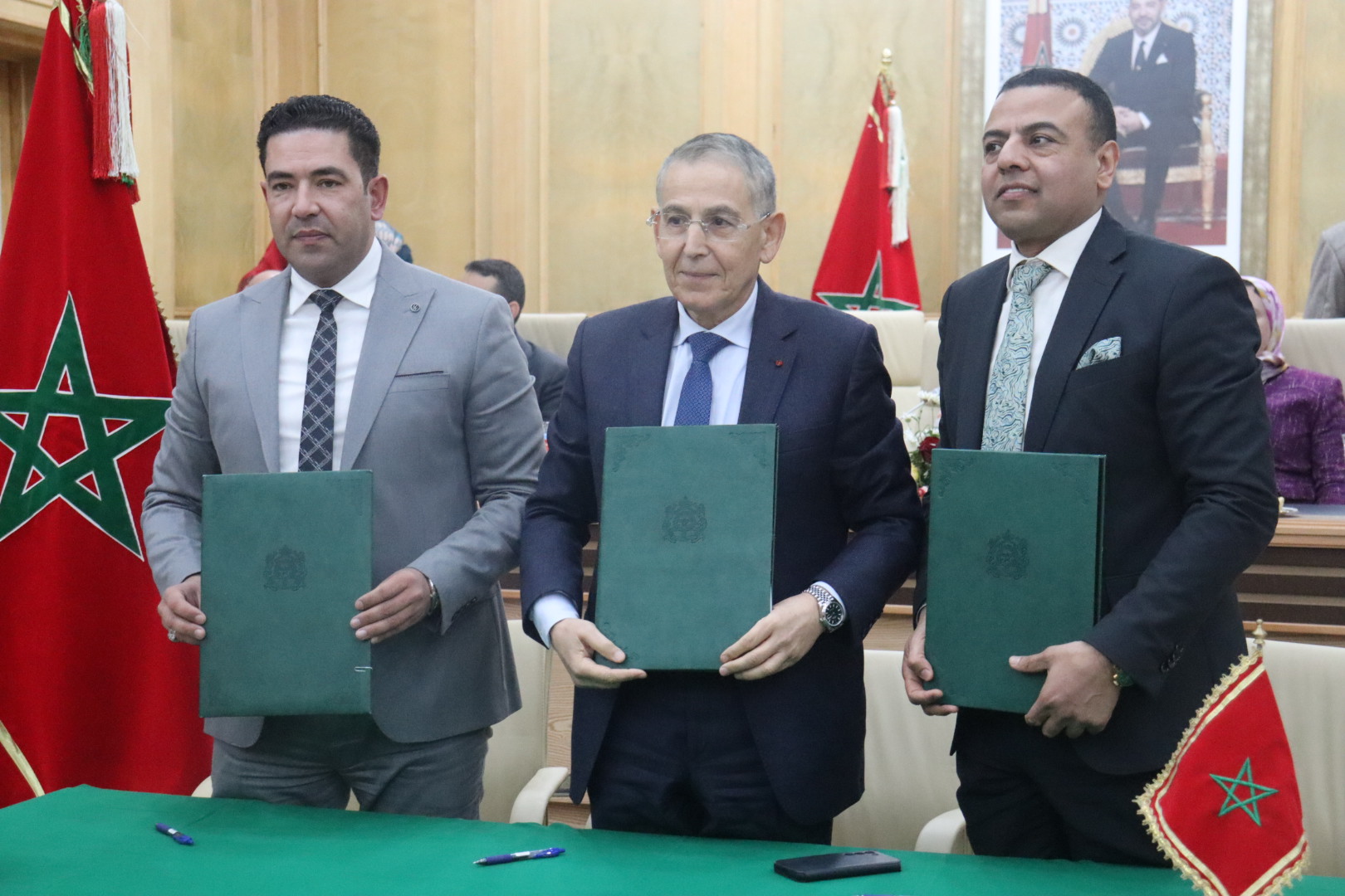 وجدة: توقيع اتفاقية إطار للشراكة والتعاون بكلفة مالية تقدر ب 126 مليون درهم لإحداث 14 مركبا تربويا مندمجا بغية تعزيز العرض المدرسي والتربوي بالجهة