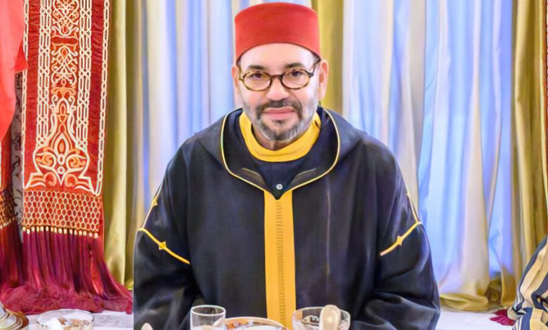 الملك محمد السادس يتعرض لكسر ويجري عملية جراحية ناجحة