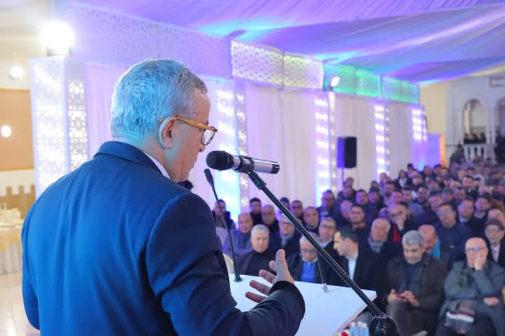 محمد أوجار يتعهد بعدم تزكية أي برلماني أو رئيس جماعة بجهة الشرق لا يتحمل مسؤوليته ومحاولة لرأب الصدع بوجدة