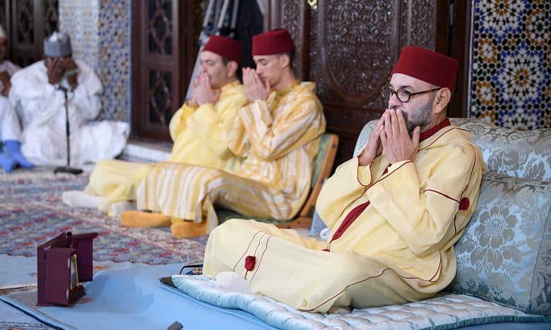 أمير المؤمنين يأمر بفتح المساجد التي تم تشييدها أو أعيد بنائها أو ترميمها