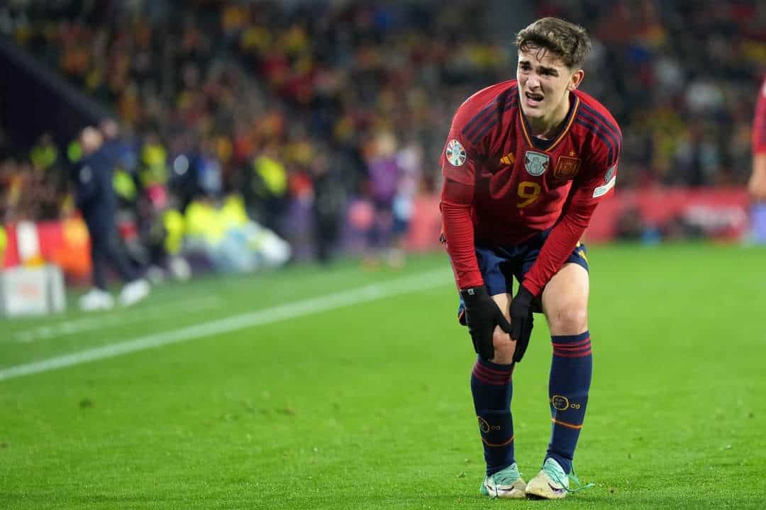 صدمة في برشلونة: إصابة جافي تثير القلق والفريق يقلّص الفارق مع ريال مدريد