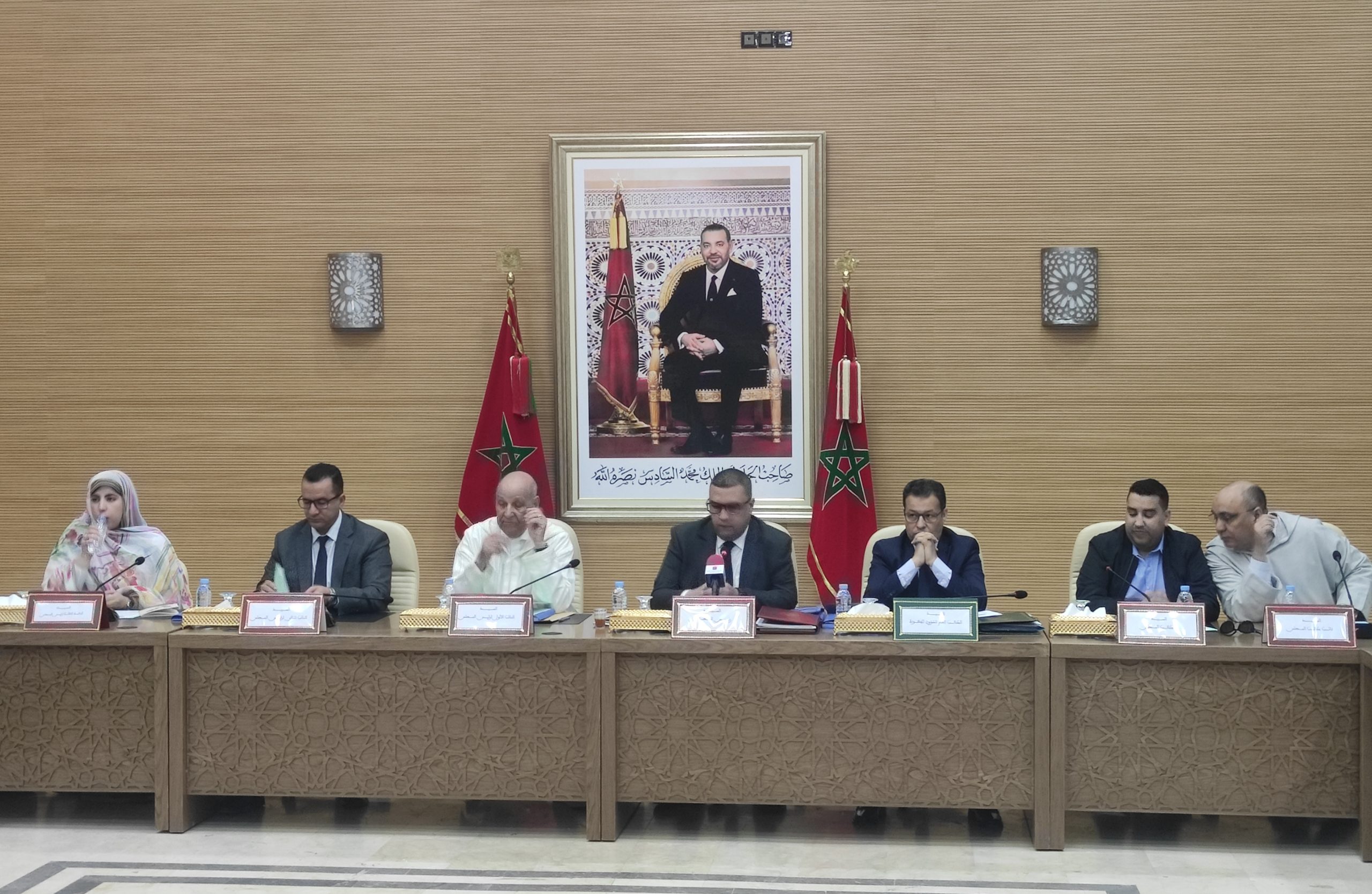إجماع بمجلس جماعات العيون الساقية الحمراء على قرارات استراتيجية تعزز الحكامة والخدمات