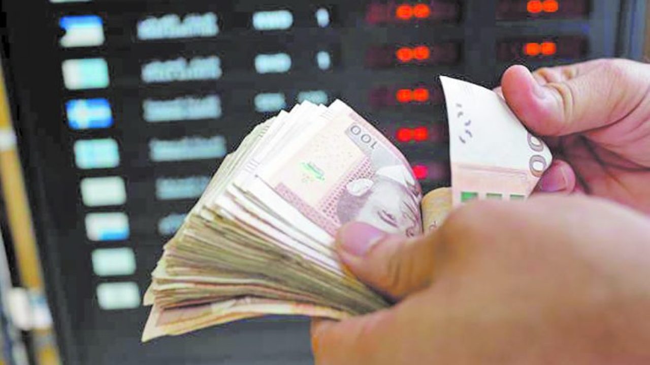تحويلات المغاربة بالخارج تتراجع إلى 17,86 مليار درهم واستثمارات الأجانب تقفز 40,6%