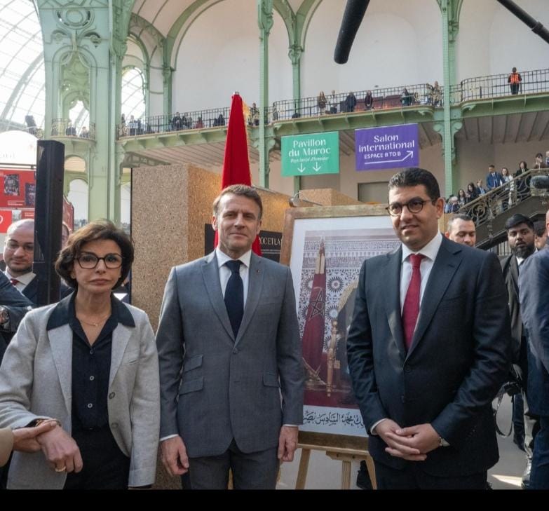ماكرون يحتفي بالمغرب في مهرجان باريس للكتاب: “فخورون بهذا الحضور المميز”
