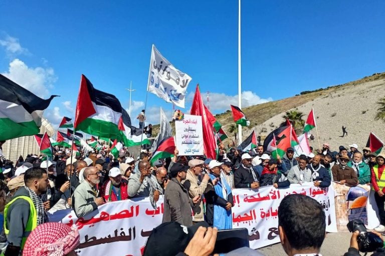 ميناء الغضب: مظاهرات حاشدة في طنجة رفضًا لوصول سفينة أسلحة متجهة لإسرائيل