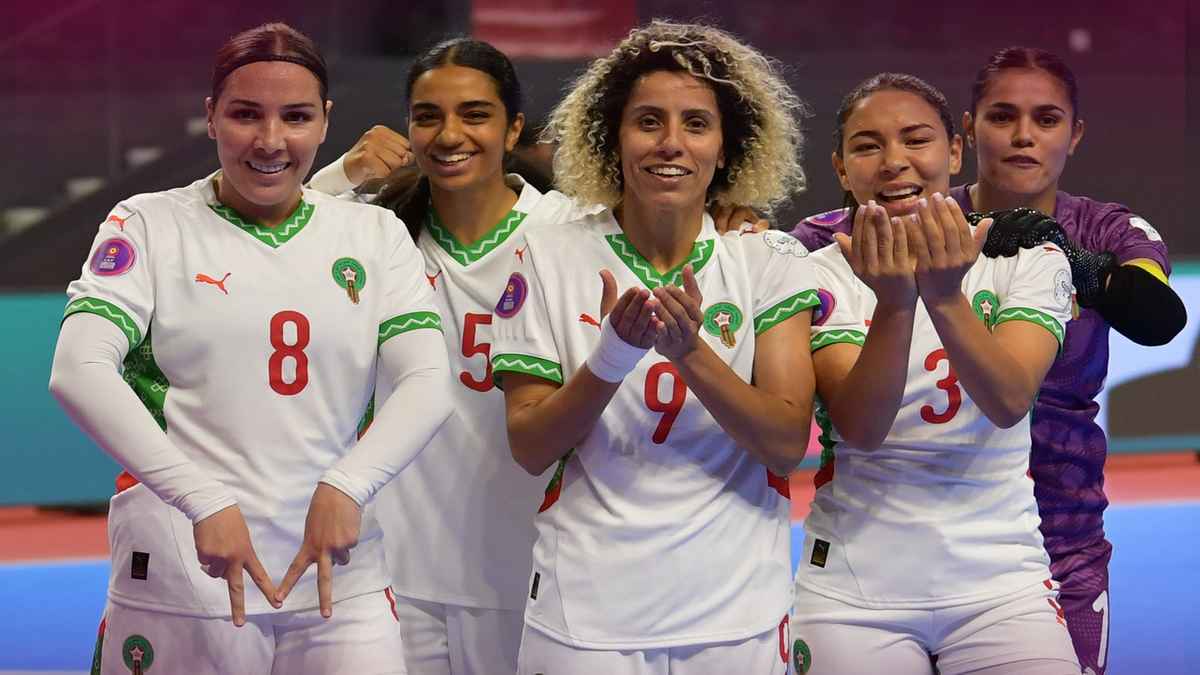 لبؤات الأطلس إلى نصف نهائي كأس إفريقيا للفوتسال بعد فوز كاسح على الكاميرون