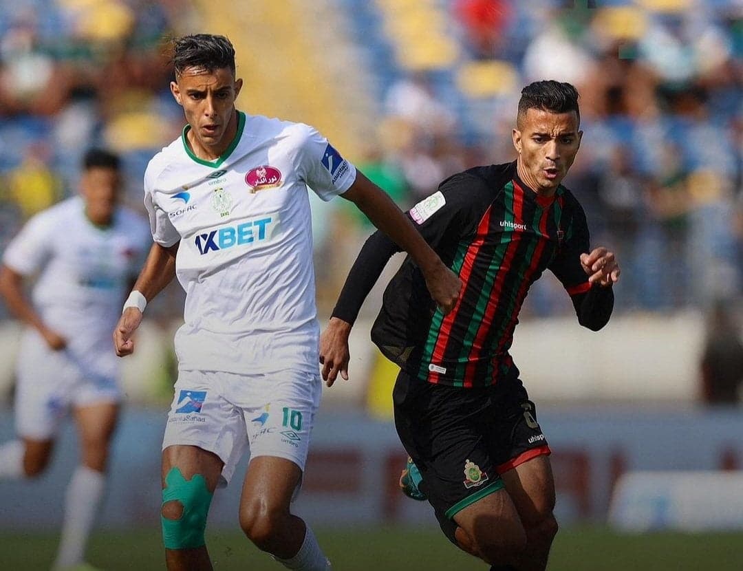 كلاسيكو النار”.. الرجاء والجيش الملكي وجهاً لوجه في قمة الدوري