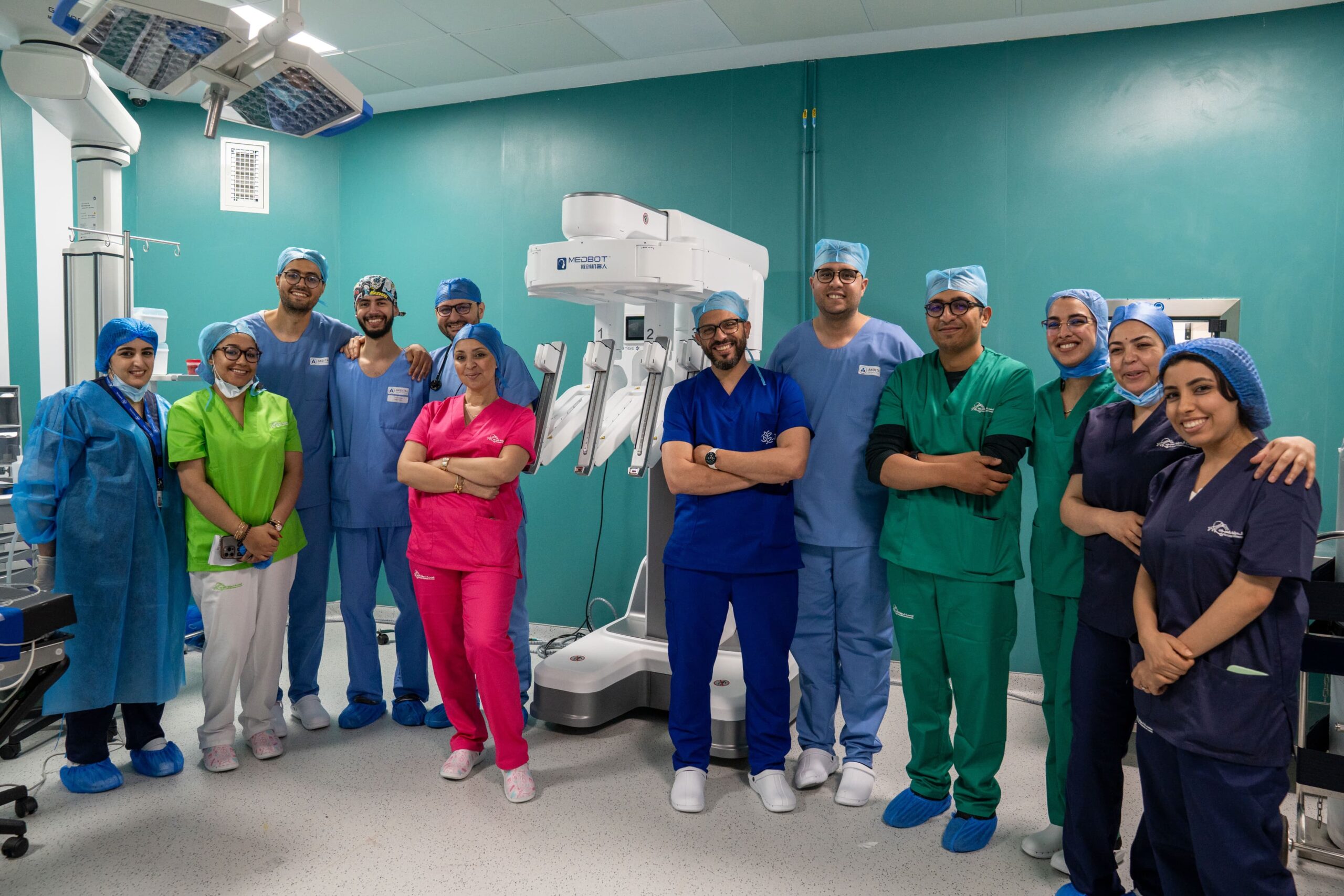 اختراق طبي جديد بالمغرب: أول جراحة عن بُعد تربط بين شمال المملكة وجنوبها
