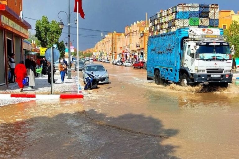 أمطار غزيرة تشل الحركة بقلعة مكونة أياما قبل انطلاق مهرجان الورود