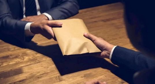 فضيحة ماستر المال مقابل الشواهد تطيح بأستاذ جامعي وتجرّ شخصيات بارزة للتحقيق