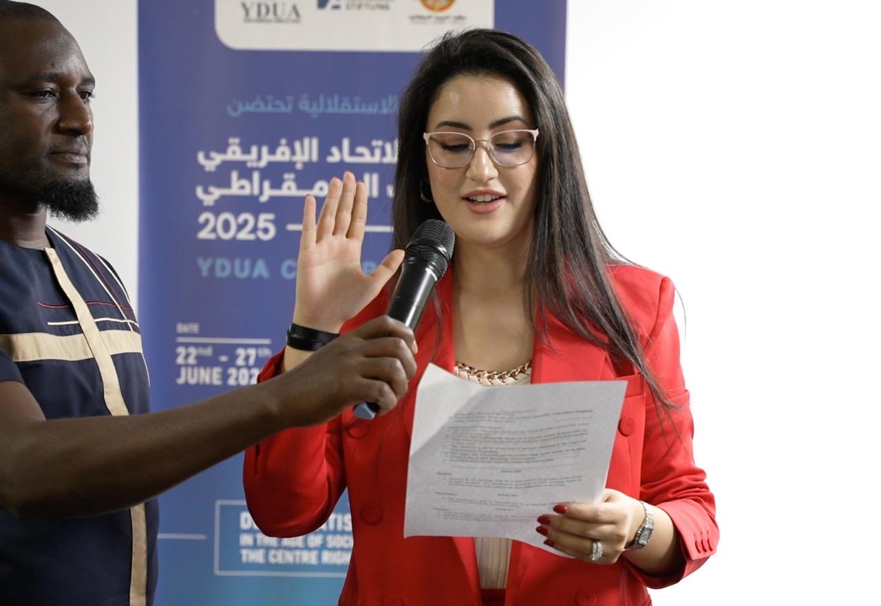 مغربية تقود شباب إفريقيا: انتخاب مروى الأنصاري رئيسة للاتحاد الديمقراطي الإفريقي