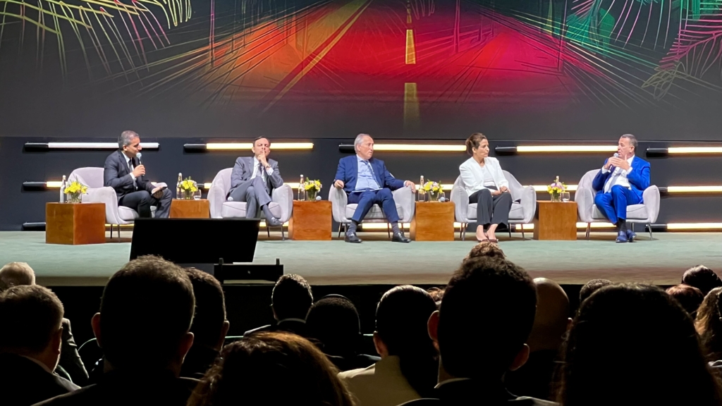 الذكاء الاصطناعي على طاولة الحكومة: وزراء يكشفون عن تحولات رقمية في التعليم والتشغيل والطاقة