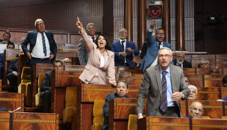 غيابات وزارية تفجر التوتر داخل البرلمان خلال جلسة الأسئلة الشفوية