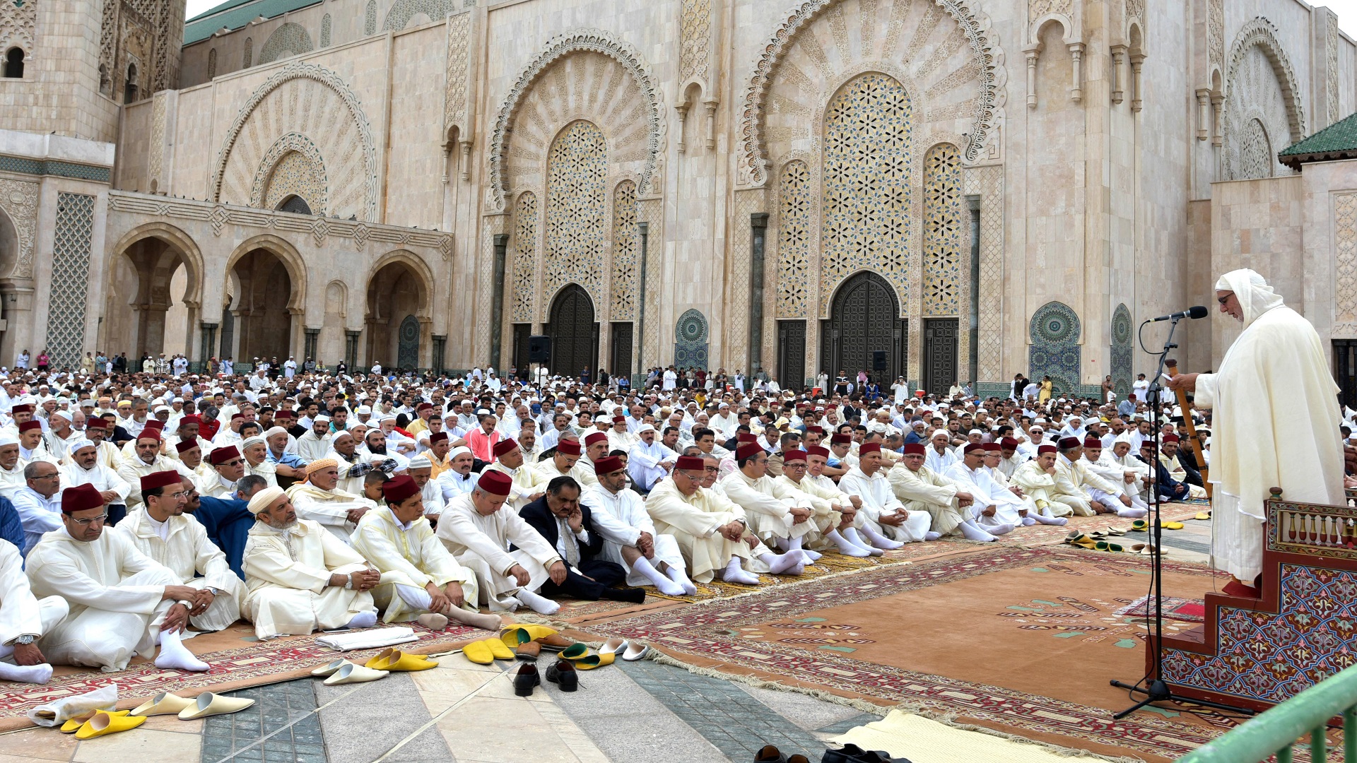 CASABLANCA, MOROCCO - JULY 06: Muslims are gathering to perform Eid al-Fitr (Salat al Eid) prayer at Hassan II Mosque in Casablanca, Morocco on July 06 ,2016. Muslims around the world are celebrating the Eid al-Fitr holiday, which marks the end of the Muslims' holy fasting month of Ramadan. (Photo by Abdel Majid Rezko/Anadolu Agency/Getty Images)