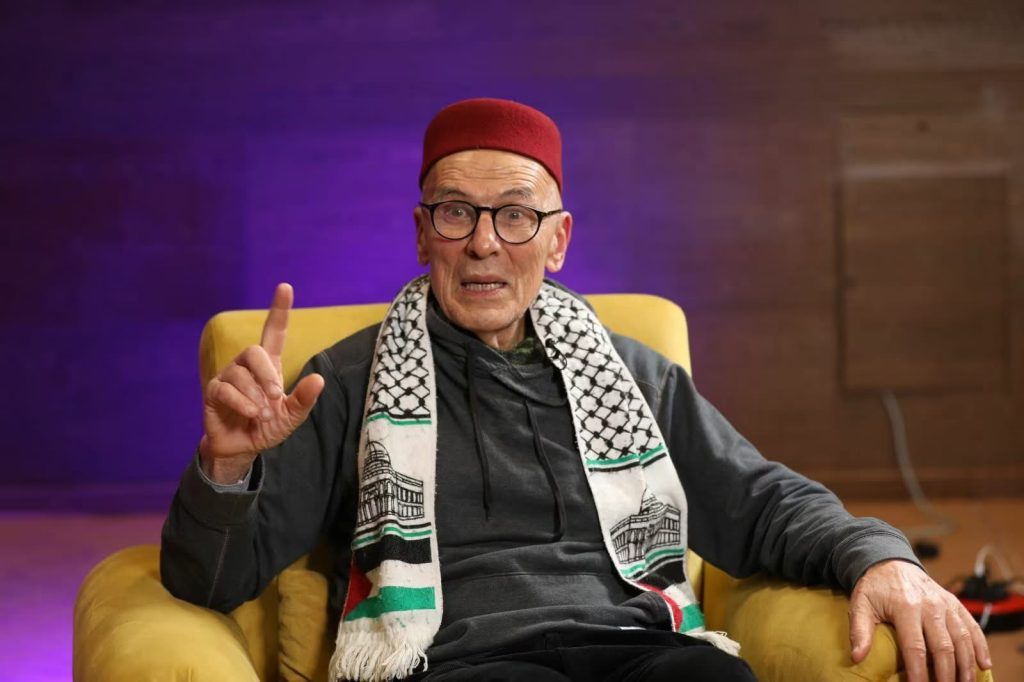 الوكيل العام يكشف تفاصيل العثور على سيون شمعون مغمى عليه بالدار البيضاء