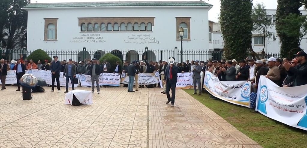 متصرفو الإدارة التربوية يصعدون ويطالبون بنظام أساسي خاص وتوسيع صلاحياتهم