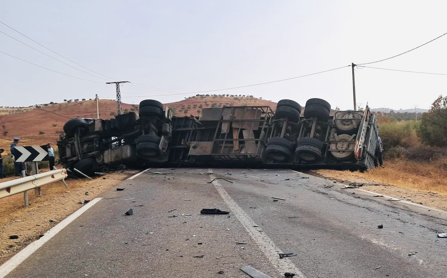 حادث مميت بين المعازيز وحودران يخلف قتيلا ويصيب ثلاثة بجروح خطيرة