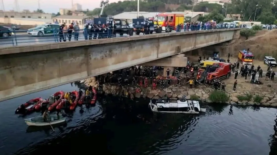 توقيف غير مسبوق: الجزائر تغلق 4 قنوات تلفزيونية بسبب تغطية مأساة واد الحراش