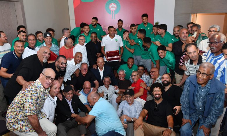 تكريم رموز الكرة المغربية بمركب محمد السادس قبل ودية المغرب ونيجيريا