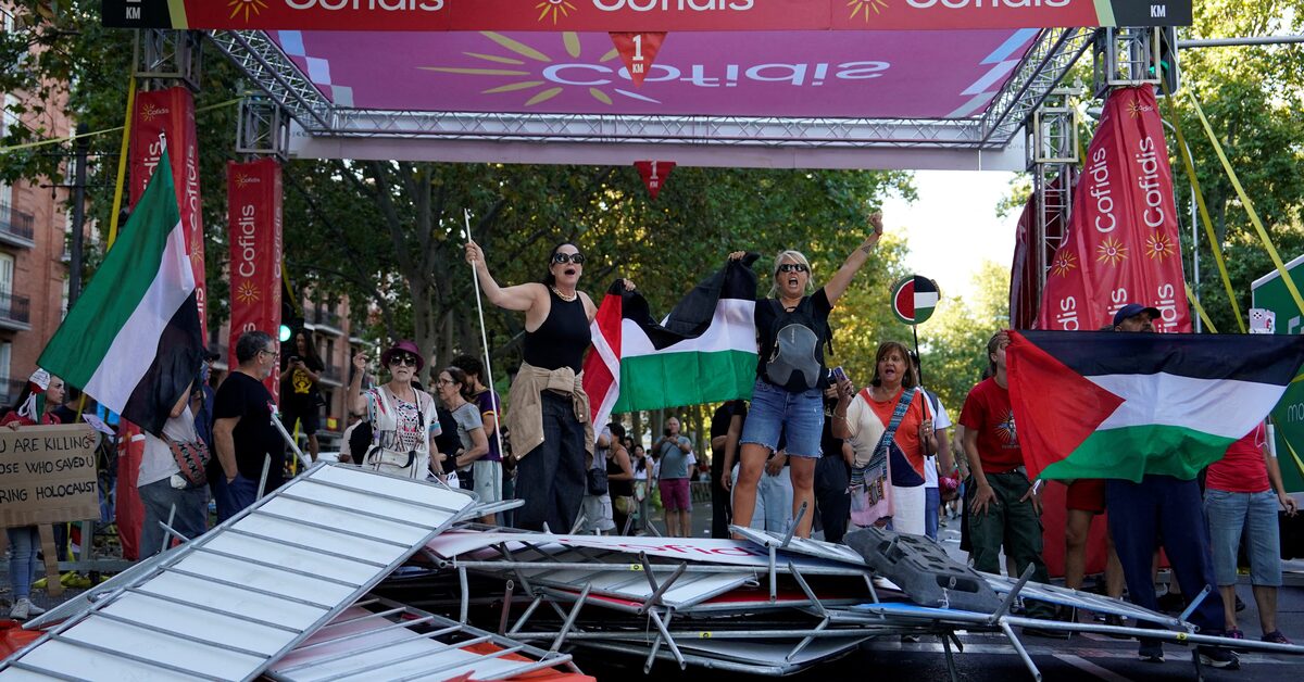احتجاجات pro-Palestine توقف سباق “فويلتا إسبانيا” في مدريد