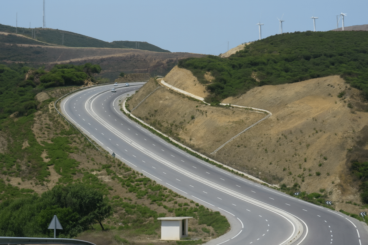 مشروع تثنية طريق طنجة – القصر الصغير يدخل المنعطف الأخير