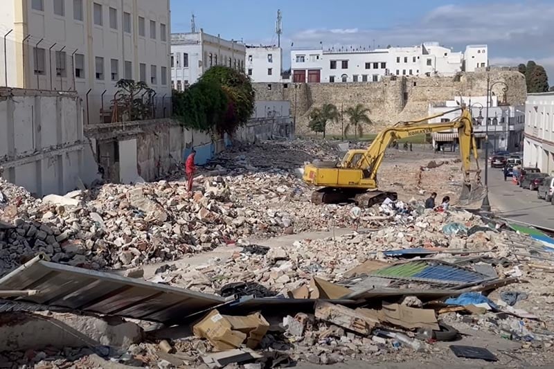طنجة تهدم منازل وتوسع طرقها استعدادا لكأس إفريقيا 2025 ومونديال 2030
