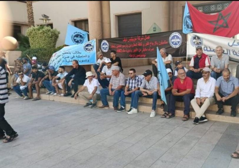 أزمة النقل الحضري بوجدة.. العمال يحتجون من جديد وينذرون بالتصعيد الوطني