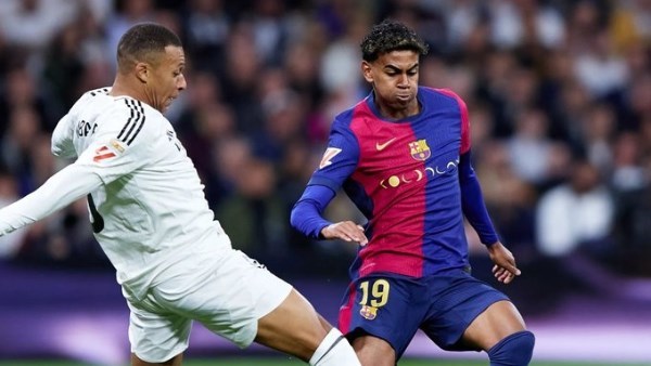 ريال مدريد يحسم الكلاسيكو.. صفعة جديدة لبرشلونة في سباق الليغا