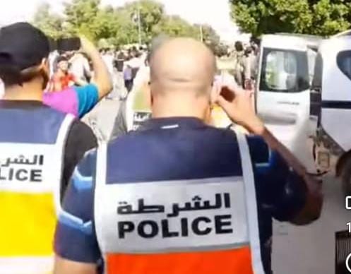 احتجاجات سلمية في العيون سيدي ملوك تطالب بإسقاط الفساد