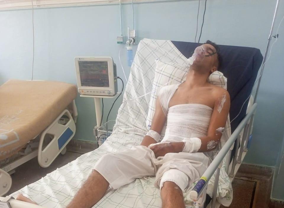 وسيم يطالب بحقه في الحياة: صرخة أم شاب تعرض للدهس بسيارة أمن بوجدة