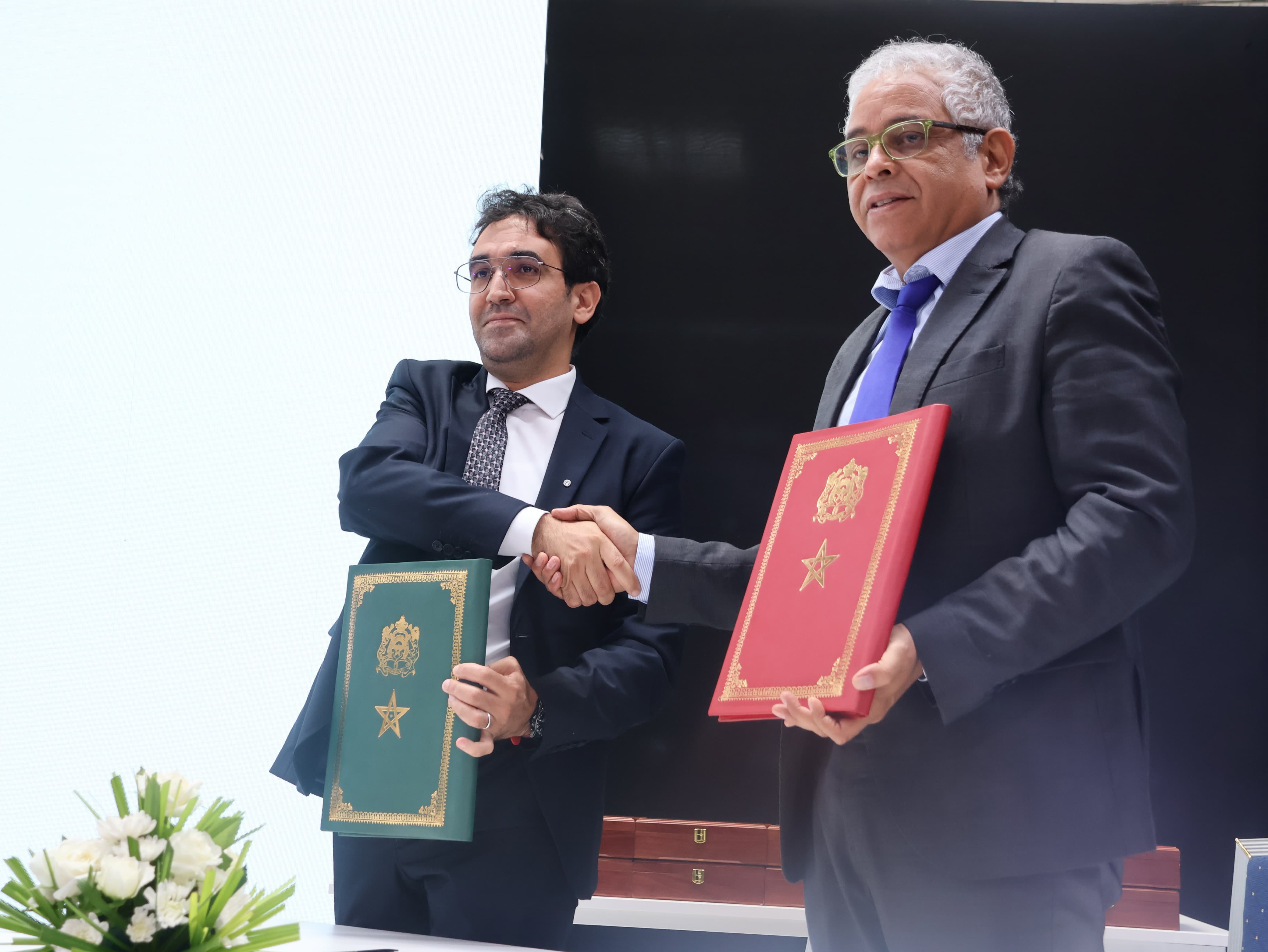 جامعة محمد الأول بوجدة تُوَقِّعُ اتفاقية مع شركة هيرشمان للسيارات وهذه أهم بنودها