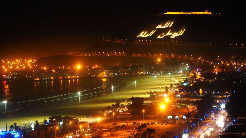 ليالي أكادير تنطفئ مبكرا.. قرار الإغلاق الليلي يثير غضب التجار والسكان