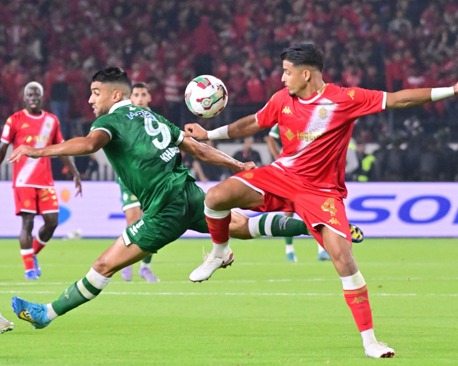 البياض يخيّم على ديربي البيضاء.. لا غالب ولا مغلوب بين الوداد والرجاء