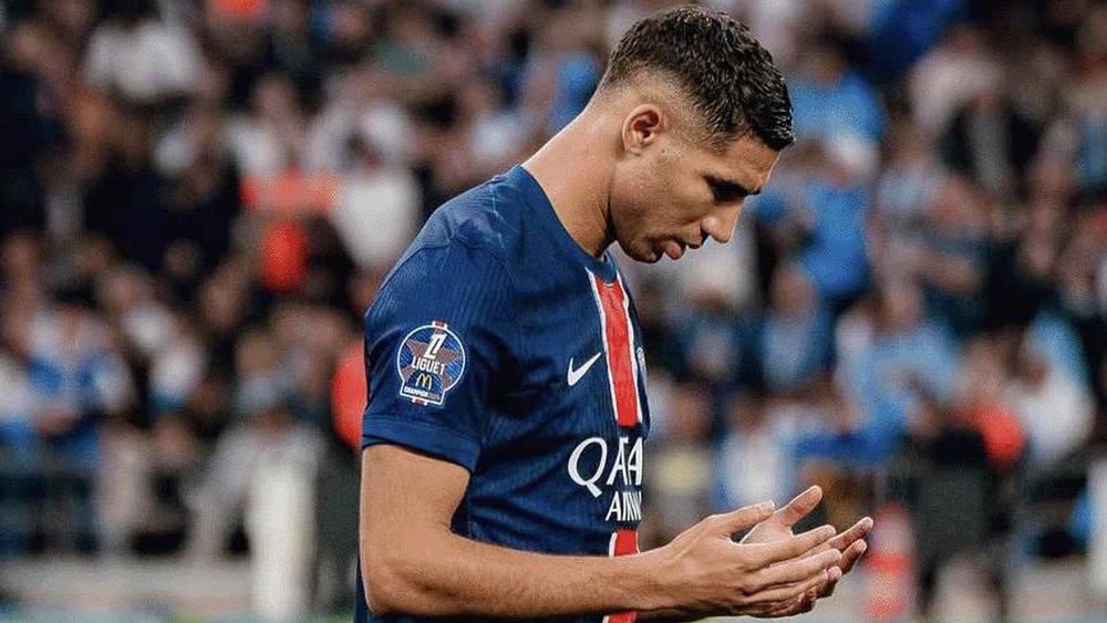 أشرف حكيمي ضمن قائمة المرشحين لجائزة أفضل لاعب في العالم لسنة 2025