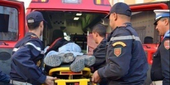 حادث مروع.. 10 جرحى في انقلاب حافلة تنقل مستخدمين