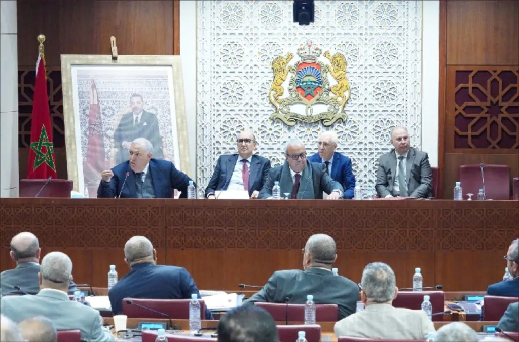 لجنة الداخلية تصادق بالأغلبية على قانوني الأحزاب واللوائح الانتخابية بعد نقاش دام لساعات