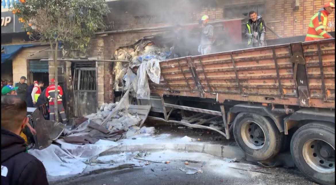 فاجعة بالفنيدق.. شاحنة تقتحم بنايتين وتخلّف 4 قتلى و8 جرحى