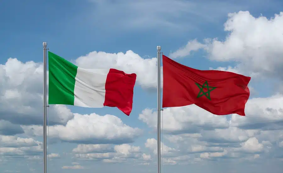عمال مغاربة يشتغلون في قطاعات الصناعة والخدمات بإيطاليا سنة 2024