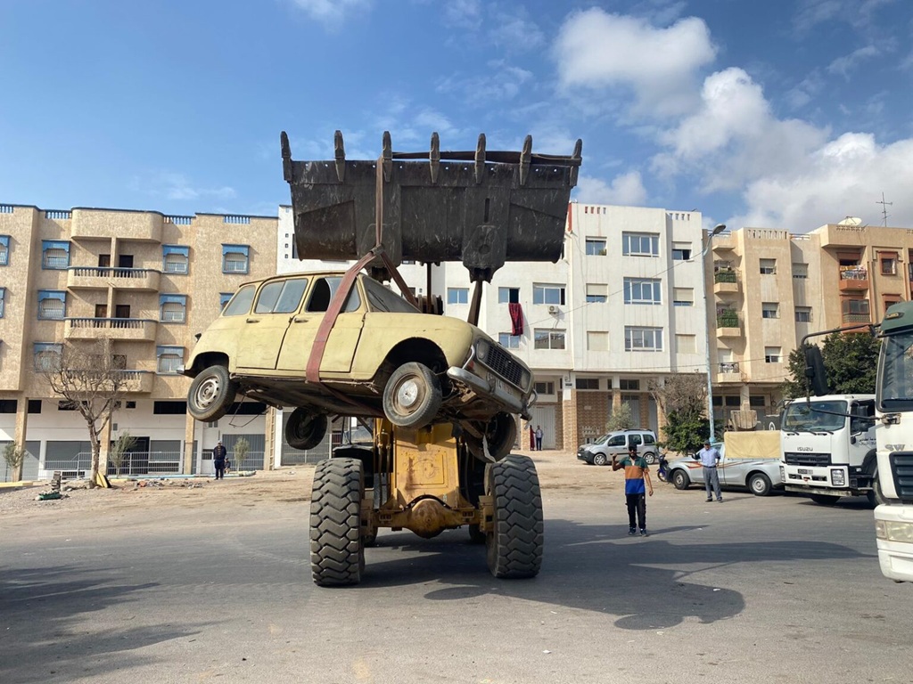abandoned-cars-morocco-urban-management